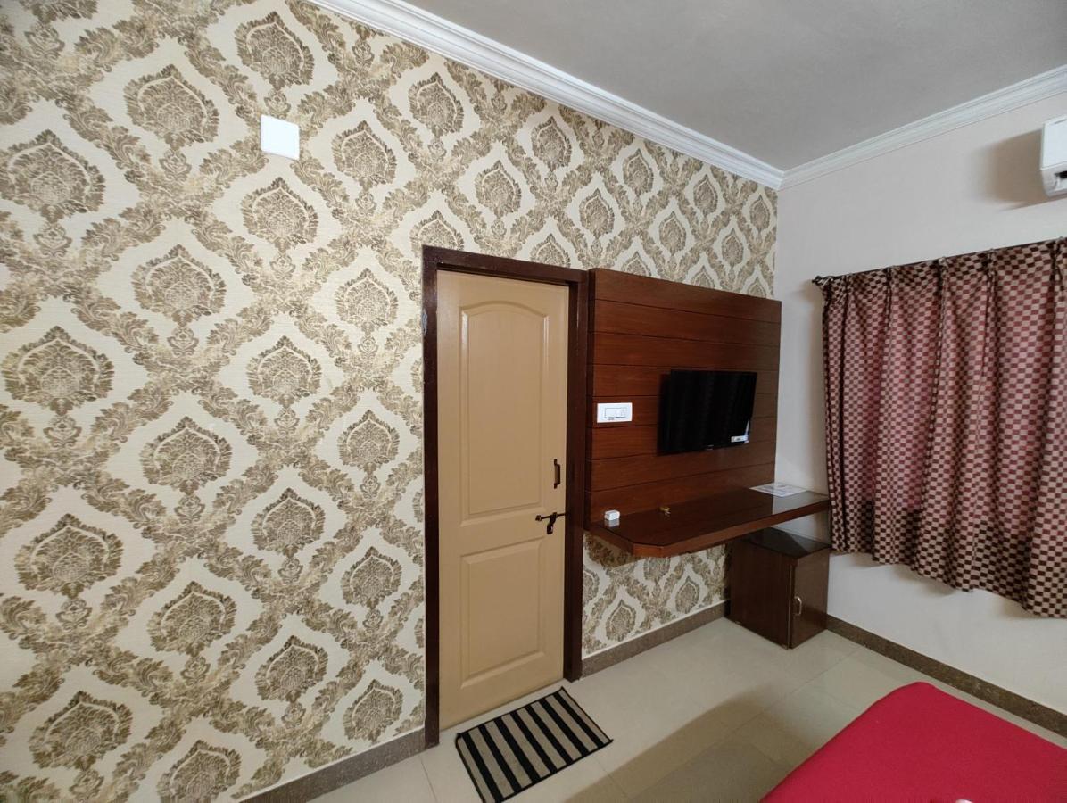Vyavahar Lodge Udupi Exterior photo